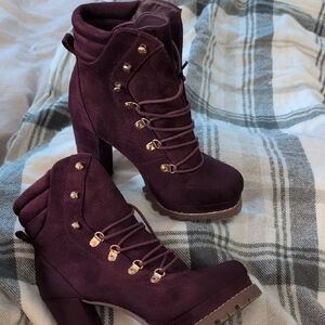 Women's Burgundy Lace-Up Ankle Boots